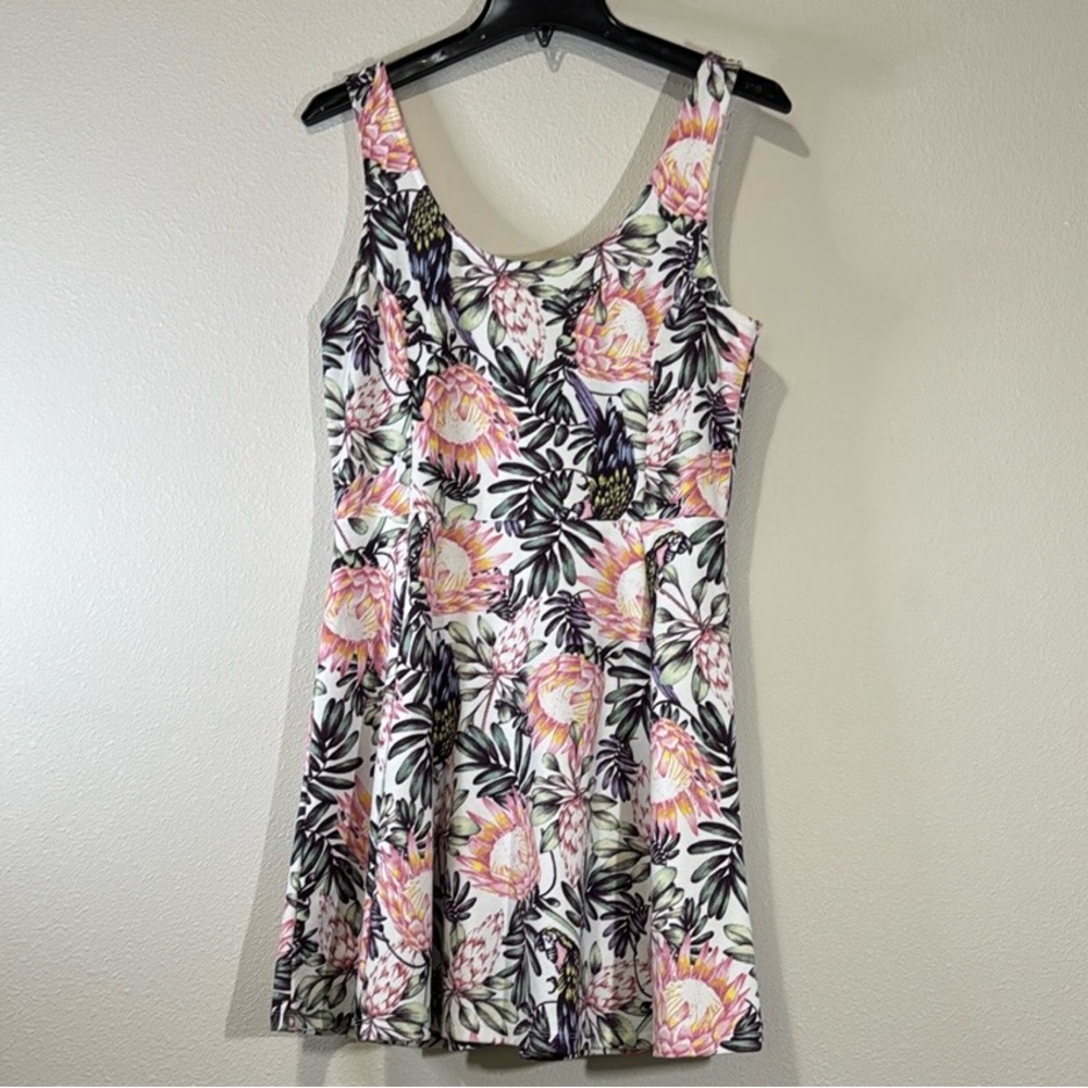 H&M Women’s Size 10 Bright Floral Dress - Pink, Black, Green, White Rounded Neck